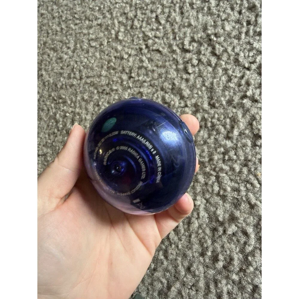 20Q Twenty Questions Handheld Electronic Game Radica Purple